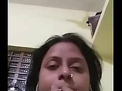 Bihar aunty's wild webcam show with hot dusting tease