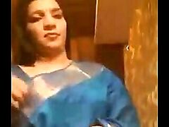 Indian wife Kalpana gives a memorable blowjob to a boss, leaving him speechless.
